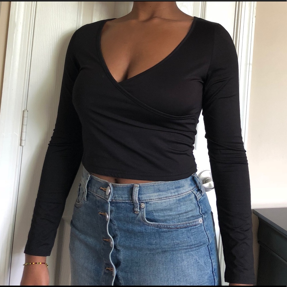 Black Wrap Long Sleeve Crop Top